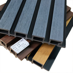 Panneaux muraux extérieurs WPC minimalistes, finition unie, revêtement extérieur pour les murs extérieurs des galeries d'art modernes - Product Image 1