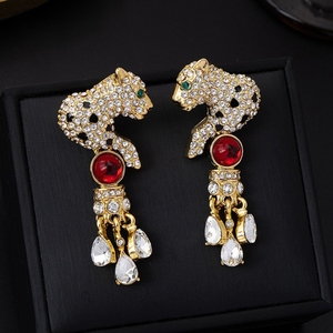 Orecchini a Perno in Stile Vintage, Leopardati Retrò con Rubini e Diamanti Scintillanti in Argento, Lusso Discreto - Product Image 3