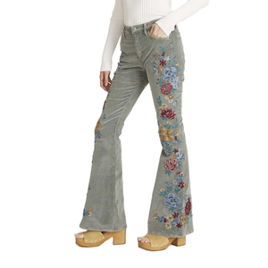 Pantalones vaqueros apilados acampanados azules medianos de talla grande personalizados para mujer, pantalones vaqueros de mezclilla para mujer, pantalones con parches bordados con apliques - Product Image 1
