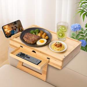 Mesa Auxiliar de Bambú para Reposabrazos de Sofá con Cajón, Bandeja de Bambú para Reposabrazos de Sofá con Soporte para Teléfono, Mesa Plegable con Clip para Aperitivos y Bebidas - Product Image 1