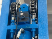 Machine à rouler les tôles à 4 rouleaux robuste avec moteur de 5,5 kW pour l'acier inoxydable et l'aluminium, épaisseur de 8 mm, largeur de 1500 mm, personnalisable