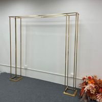 Nouveau modèle chinois d'éléments décoratifs en fer forgé pour mariage : étagère carrée, panneau directionnel, cadre en fer, toile de fond de scène pour zone d'accueil, décoratif géométrique
