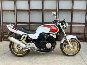 Honda1 CB400 Classic, Motocicleta Naked de 400cc con Motor de 4 Cilindros en Línea, Entrega de Potencia Suave, Motos a Gasolina - Product Image 5