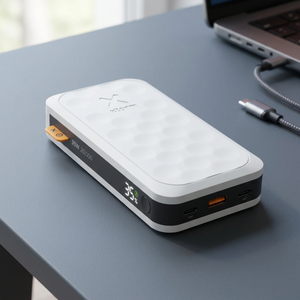 Batterie externe Xtorm FS520 Series Fuel 20000mAh haute capacité avec prise 35W, station d'énergie solaire - Product Image 2