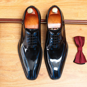 Zapatos de hombre de lujo y a la moda con cordones, combinación de colores azul y marrón, diseño de zapatos Oxford de estilo italiano. - Product Image 1