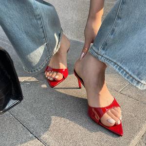 Sandalias de Tacón Alto Rojas con Ranuras, Estilo Simple, para Mujer, Verano 2025, Sandalias de Tacón de Aguja Puntiagudas a la Moda - Product Image 2