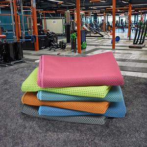 Serviette rafraîchissante légère tissée unie avec logo pour sports de plein air, séchage rapide, design imprimé pour golf, gym, yoga, plage, adultes - Product Image 3