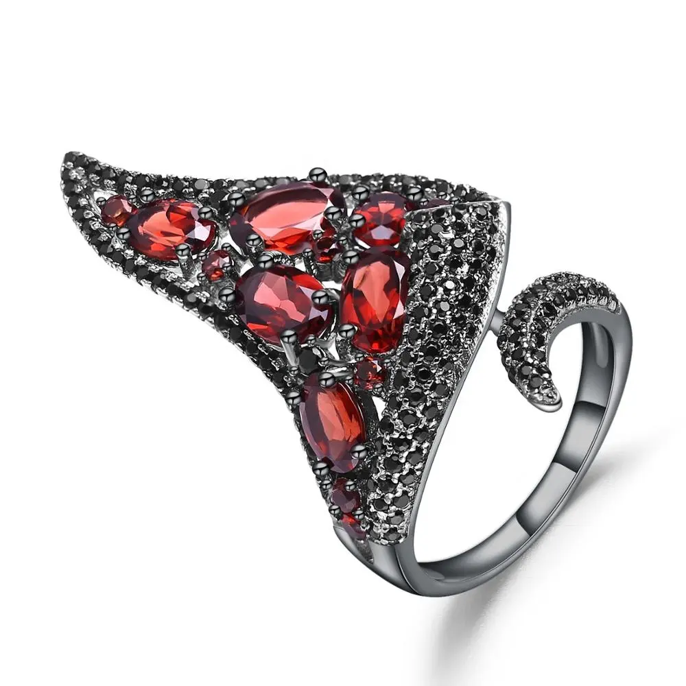 Mematuhi 2024 mode batu permata Garnet merah alami cincin segitiga tidak beraturan jari terbuka 925 perak murni cincin Punk antik