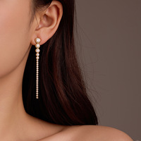 Anting-anting Rumbai Panjang Mewah Lapisan Emas 18K Baja Anti Karat Zirkon Anting-anting Gantung Linear Perhiasan Statement untuk Wanita
