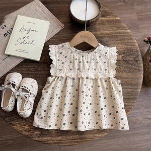 Conjunto Floral Nuevo para Niñas Cowboy 2026, Estilo Bosque, Top de Manga Corta con Estampado Floral Pequeño y Pantalones Cortos Ondulados, Ropa Infantil de Comercio Exterior - Product Image 4
