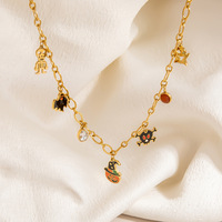 SUMMLY Collier en acier inoxydable plaqué or 18 carats, étanche, inaltérable, avec multiples breloques émaillées citrouille et fantôme pour Halloween, bijoux pour femme
