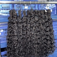 Cheveux humains bouclés indonésiens de qualité supérieure, mèches de cheveux bouclés birmans, mèches de cheveux bruts indonésiens