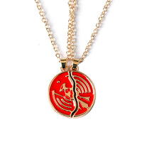 Nouveautés Métal Kamen Rider Collier Collier Cassé Oeil D'aigle Logo Couple Pendentif Collier pour Couples Amoureux