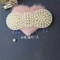 Accessoires de cheveux tendance pour femmes et filles : Épingles à cheveux, barrettes, bandeaux et ornements élégants avec perles
