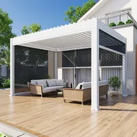 Pergola bioclimatique motorisée électrique à lames orientables en alliage d'aluminium, étanche et thermolaquée, avec arche et pavillon