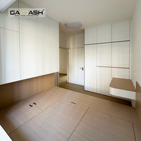 Tiroirs Tatami en pin et chêne massif Queen Size Design européen moderne Panneau mural en caoutchouc MDF Rangement minimaliste pour lit double Hôtel à domicile