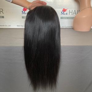 Perruque Full Lace en dentelle transparente couleur naturelle, perruque Full Lace à raie libre avec tresses, perruque en dentelle de haute qualité à ondulations naturelles et petits nœuds - Product Image 4