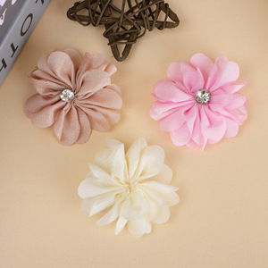 Flores de tela de gasa de 5 cm cosidas a mano con diamantes de imitación para el cabello, zapatos, bolsos, ropa y accesorios. - Product Image 4