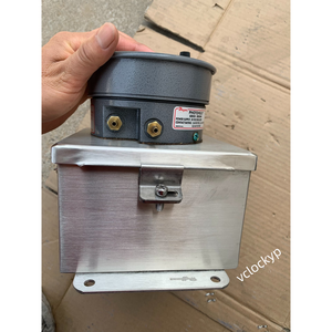 Series 3000MR Photohelic <b>Switch</b>/Gauge <b>Used</b> - Product Image 2