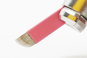 Agujas de Microblading Inclinadas de 0.15mm 18U, Color Rosa, Nano, para Tatuaje de Cejas, Cuchillas PMU - Product Image 3