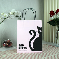 Sacs en papier kraft biodégradables personnalisés en gros, roses et blancs, pour emballages cadeaux, avec poignée torsadée
