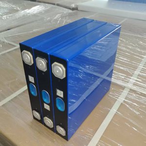 Celda LiFePO4 de Grado A+ de 206 Ah y 3,2 V con Trazabilidad Completa para Proyectos BESS y de Energía Crítica - Product Image 2
