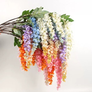 Fleurs artificielles de glycine dorée en soie pour décoration intérieure, accessoires de mariage, en plastique et tissu réutilisables - Product Image 1