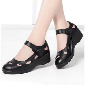 Nouvelles sandales compensées pour femmes, chaussures d'été pour femmes d'âge mûr et âgées, bout rond, chaussures à trous, velcro - Product Image 3