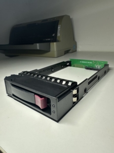 Thương hiệu mới nhựa <span class=keywords><strong>SAS</strong></span> HDD bao vây <span class=keywords><strong>3.5</strong></span> ''79-00000523 <span class=keywords><strong>SAS</strong></span> máy chủ ổ cứng ngăn kéo khay - Product Image 2