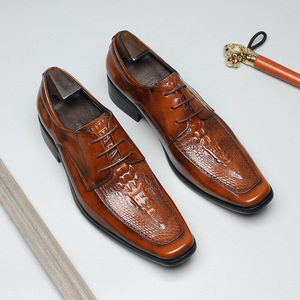 Chaussures derby italiennes, chaussures pour hommes en cuir de vachette de qualité supérieure, chaussures à bout pointu tendance avec motif crocodile en relief - Product Image 3