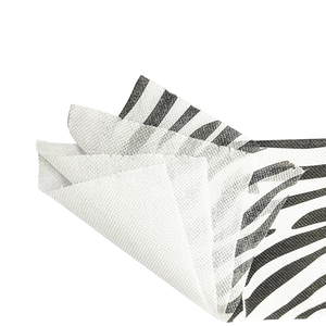 <span class=keywords><strong>Rouleau</strong></span> de <span class=keywords><strong>papier</strong></span> personnalisé écologique doux imprimé zèbre 4 couches épaissie texture de peau d'animal <span class=keywords><strong>toilette</strong></span> jetable à rayures noires - Product Image 3