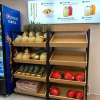 Groothandel houten en metalen fruit- en groentepresentatie rek 3-laags dubbelzijdig metalen supermarkt marktkraam productenstandaard