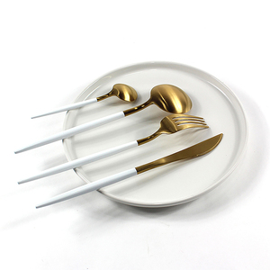 Cao Cấp Nhà Hàng Vàng Dao Kéo Tùy Chỉnh Màu Sắc Xử Lý <span class=keywords><strong>Flatware</strong></span> <span class=keywords><strong>Set</strong></span> Cho Đám Cưới Sơn Màu Trắng Và Vàng Dao Kéo - Product Image 4