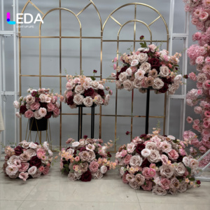 Boule de fleurs artificielles en soie LEDA sur mesure pour décoration de mariage, centre de table pour événements - Product Image 1