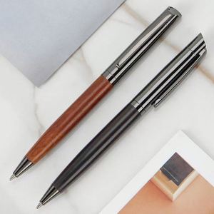 Bolígrafo de Lujo 2025 de 1.0 mm de Ancho, Premium, con Logotipo Personalizado, Novedoso, Cuerpo de Madera y Metal, para Regalo VIP de Negocios y Hoteles - Product Image 3