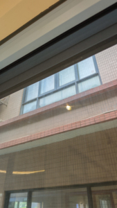 Ventana Abatible y Giratoria Deioux Personalizable con Aislamiento Térmico, Ventana Exterior de Aluminio con Doble Vidrio y Rotura de Puente Térmico - Product Image 5