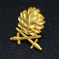 Insigne métallique de croix de fer de chevalier de médaille de feuille de chêne de double épée personnalisée