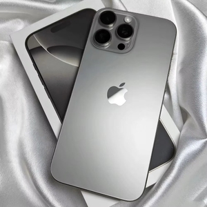 Smartphone Usato all'Ingrosso per 16 Pro, Display Super Retina XDR da <span class=keywords><strong>6</strong></span>.1 Pollici, 8GB RAM, 256GB, <span class=keywords><strong>6</strong></span> Mesi di Garanzia, Grado A+ Eccellente, 4G - Product Image 1