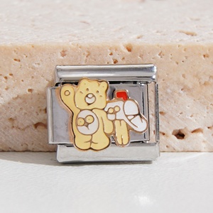 ขายส่งจี้ห้อยสไตล์อิตาลีชุบทอง 18k จำนวนมาก จี้รูปหมีสีชมพูทำจากสแตนเลสสตีลไม่หมอง สำหรับสร้อยข้อมือสไตล์อิตาลี - Product Image 2