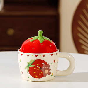 Tasse en céramique Cartoon Strawberry avec couvercle et bouchon de paille Cadeau lavable au micro-ondes et au lave-vaisselle pour les cadeaux - Product Image 2