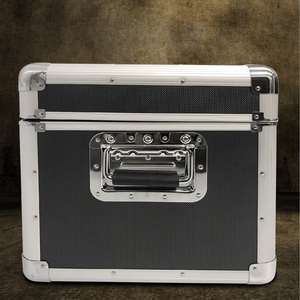 Boîte de rangement pour disques vinyles en aluminium de style Classic Acts, pour 150 disques - Product Image 6