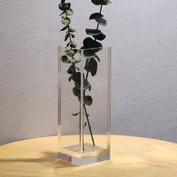 Vase à fleurs en acrylique nordique personnalisé, vase moderne en plexiglas pour arrangement décoratif de luxe