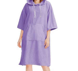 Peignoir <span class=keywords><strong>de</strong></span> plage en fibre ultrafine personnalisé avec matériau éponge <span class=keywords><strong>pour</strong></span> changer <span class=keywords><strong>de</strong></span> <span class=keywords><strong>cape</strong></span> à capuche <span class=keywords><strong>de</strong></span> surf - Product Image 3