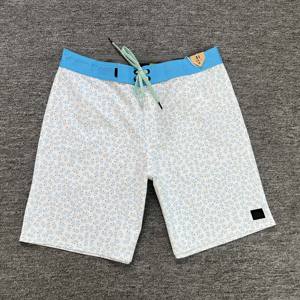 Shorts de sport pour homme à haute élasticité, séchage rapide, respirant, avec poche zippée - Product Image 3
