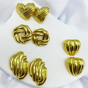 1 par de aretes de acero inoxidable 304 estilo IG con chapado en oro de 18 quilates y ondas de rayas con perla de diamante - Product Image 1