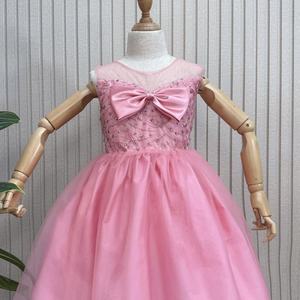 Vestido corto de gama alta con lentejuelas y lazo hasta la rodilla para niñas y niños Suministro ODM de Vietnam - Product Image 2