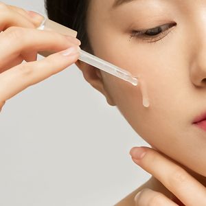 Sérum facial Sakura éclaircissant, nourrissant et hydratant blanchissant à la fleur de cerisier OEM - Product Image 6