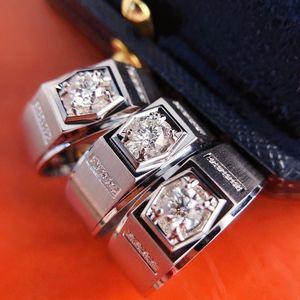 แบรนด์เครื่องประดับหรู Xinfly แหวนเพชรทรงบริลเลียนต์ 0.3 กะรัต ทองคำขาว 18k ออกแบบตามสั่ง ได้รับการรับรองจาก GIA สำหรับผู้ชาย - Product Image 4