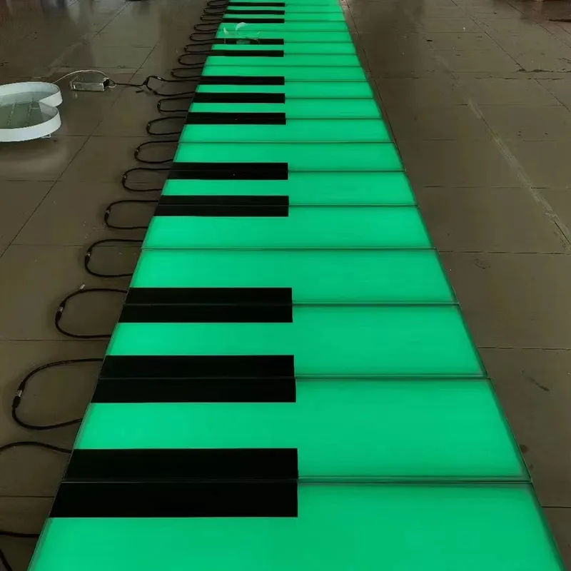 2022新しいアイデアクリスマス照明装飾重力センサー足操作照明付きピアノキーフロア