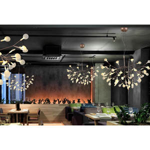 Lámpara colgante LED moderna, Araña de rama de árbol de suspensión de luciérnaga con tallo de jungla y hojas para uso en interiores - Product Image 4